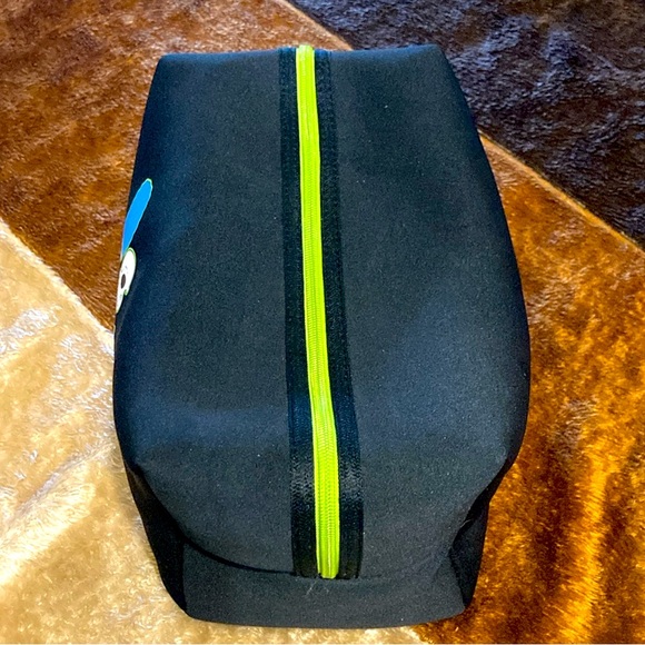 Makeup Revolution x Simpson’s Couch Neoprene Bag - Picture 3 of 8